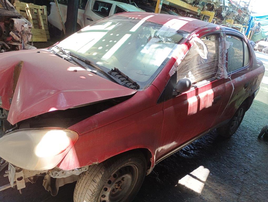  Toyota YARIS 2000    EN DESARME